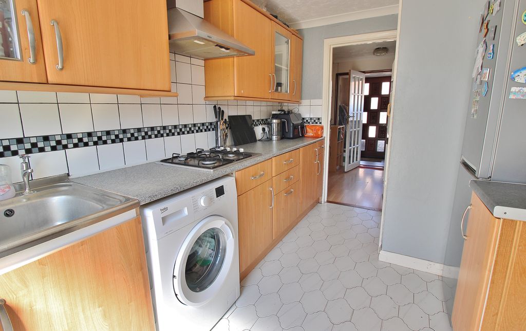 Additional image 4 of 3 bed terraced house for saleShelley Avenue, Poets Corner, Portsmouth PO6
