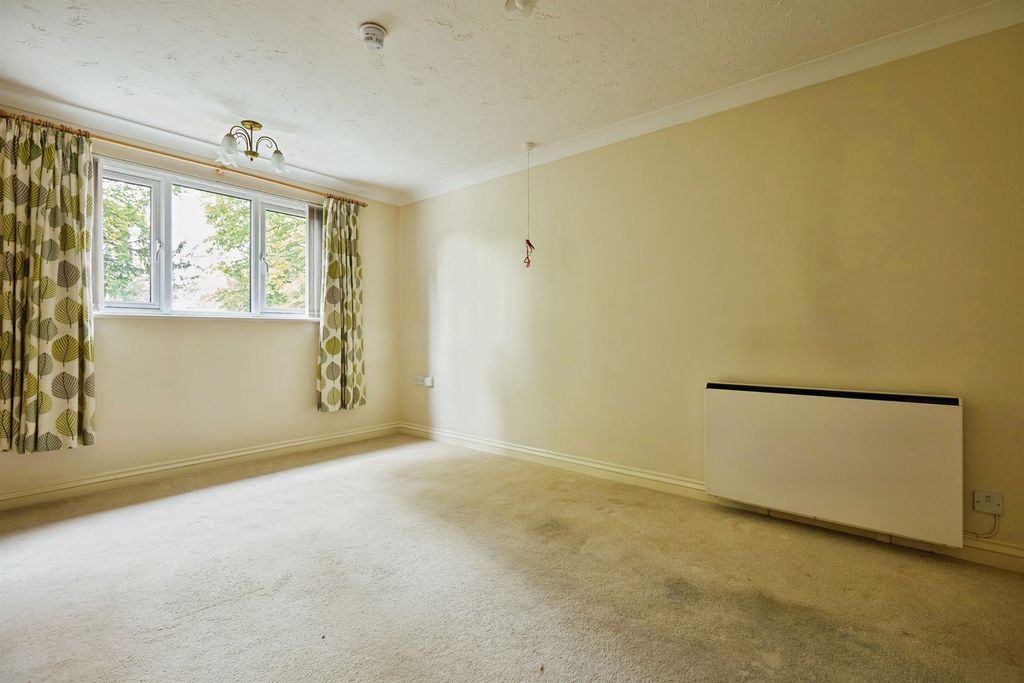 Additional image 2 of 2 bed flat for saleBarnaby Mead, Gillingham SP8