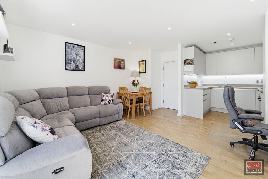 Additional image 2 of 2 bed flat for salePitcher Lane, Ashford TW15