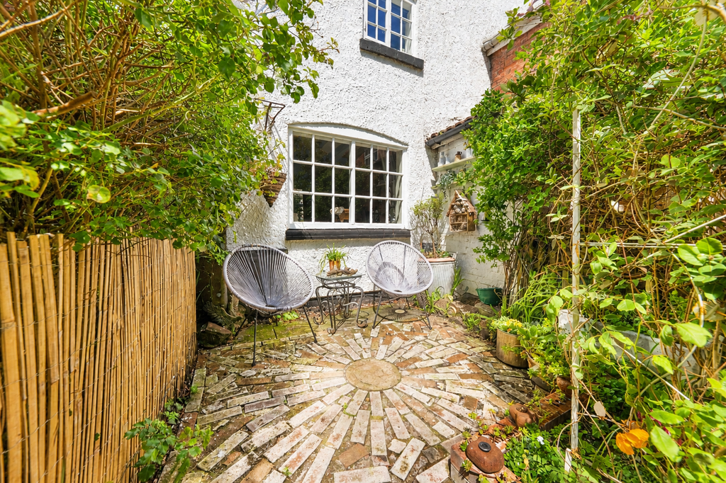 Additional image 28 of 4 bed semi-detached house for saleThe Square, Glenfield, Leicester, Leicestershire LE3