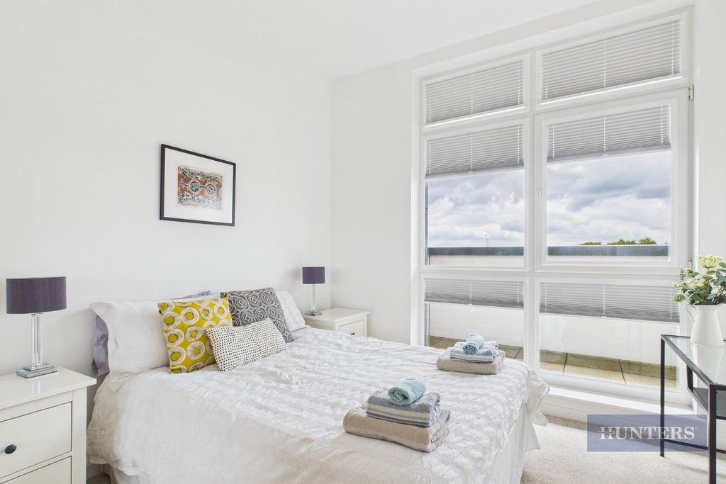 Additional image 8 of 2 bed flat for saleEmpress Heights, College Street, Southampton SO14
