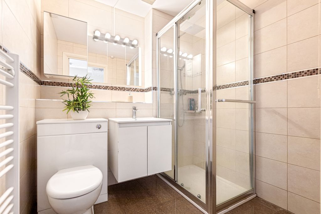 Additional image 5 of 2 bed flat for saleFosse Close, Leicester, Leicestershire LE3