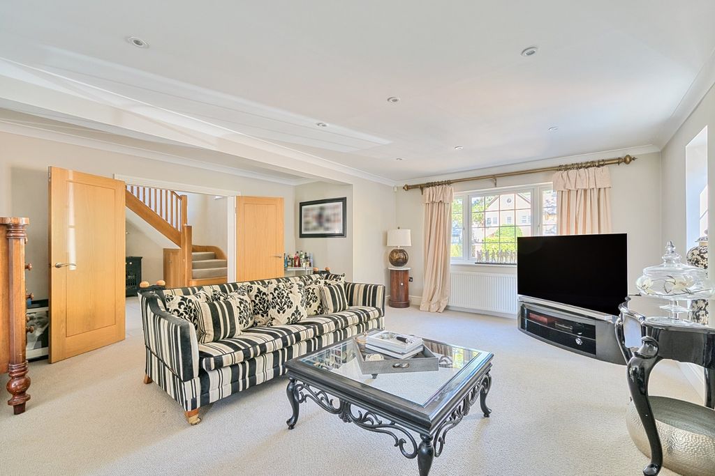 Additional image 2 of 6 bed detached house for salePyrford, Surrey GU22