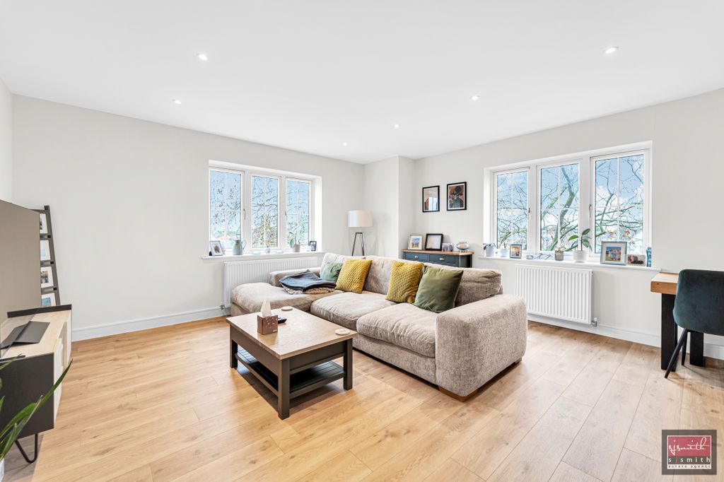 Additional image 5 of 2 bed flat for saleGatehouse Close, Ashford TW15