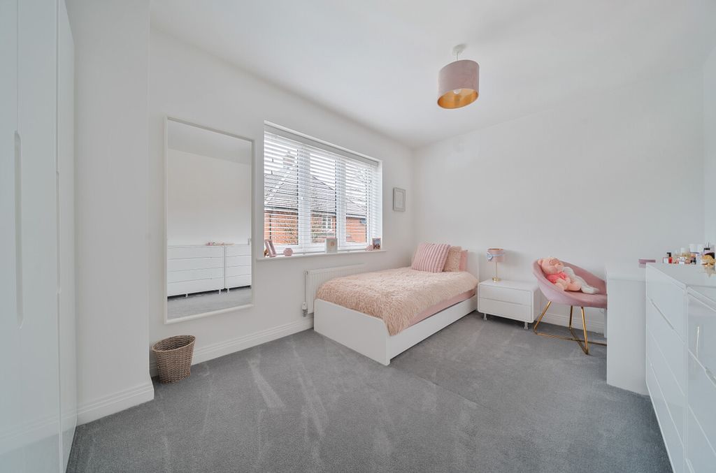 Additional image 20 of 5 bed detached house for saleDowles Barn Close, Barkham, Wokingham RG41
