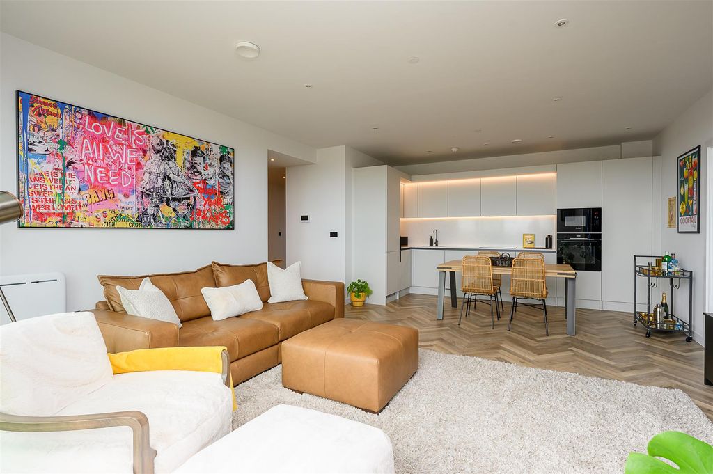 Additional image 7 of 3 bed flat for salePenthouse, The Cocoa Works, Haxby Road, York YO31