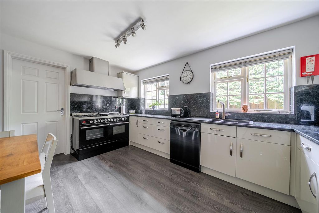 Additional image 3 of 4 bed detached house for saleCarrick Lane, Yateley, Hampshire GU46
