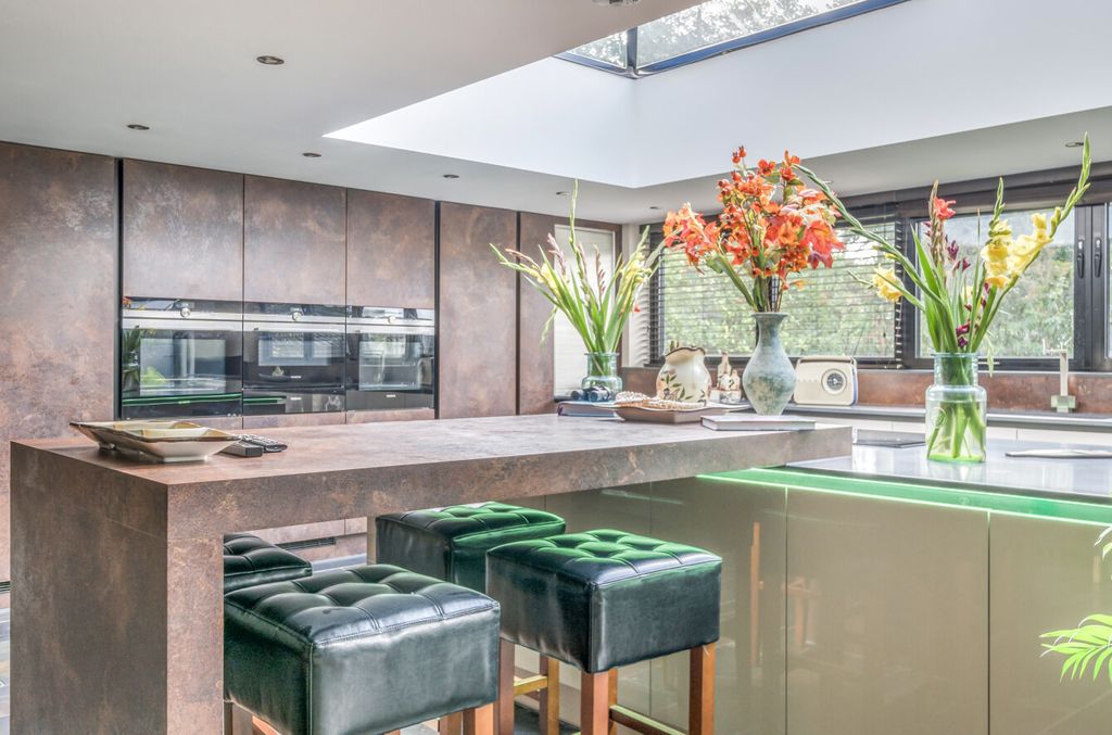 Additional image 27 of 6 bed detached house for saleJubilee Road, Finchampstead, Wokingham RG40
