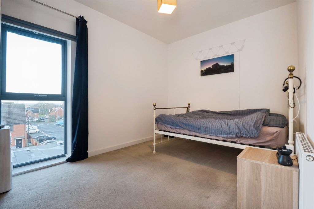 2 bed flat for saleMercator Close, Southampton SO16 photo 5