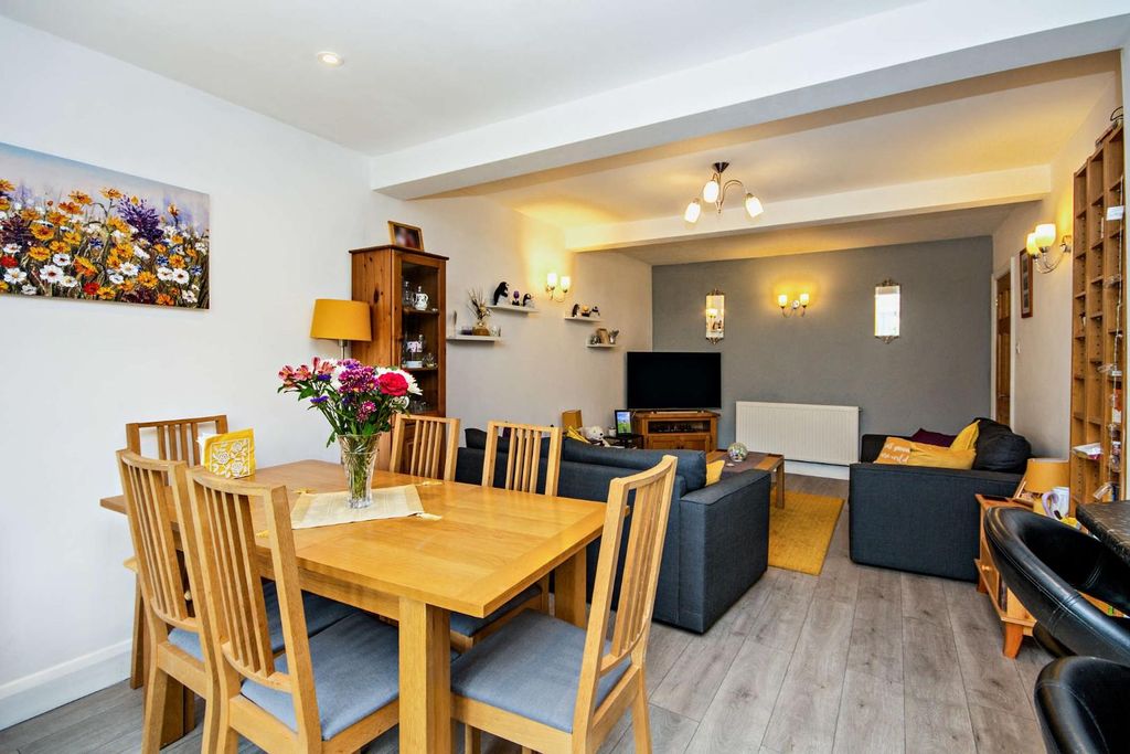 Additional image 4 of 3 bed semi-detached house for saleBrownrigg Road, Ashford TW15