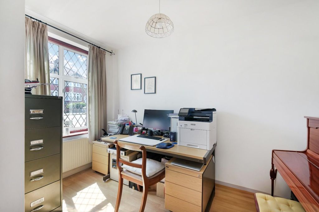 Additional image 17 of 4 bed semi-detached house for saleHighdown, Worcester Park KT4