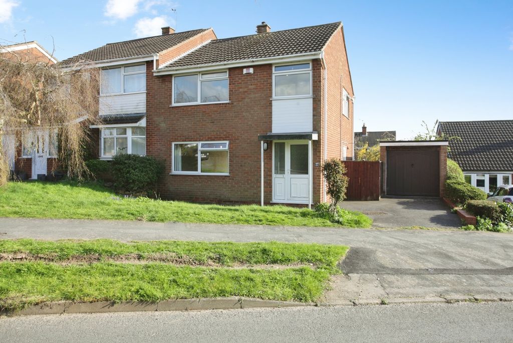 3 bed semi-detached house for saleKirkby Road, Desford, Leicester, Leicestershire LE9