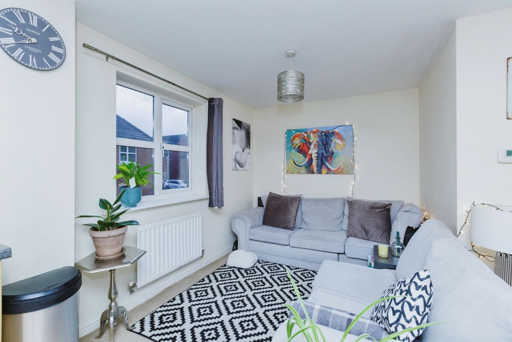 Additional image 4 of 2 bed flat for saleKepwick Road, Hamilton, Leicester, Leicestershire LE5