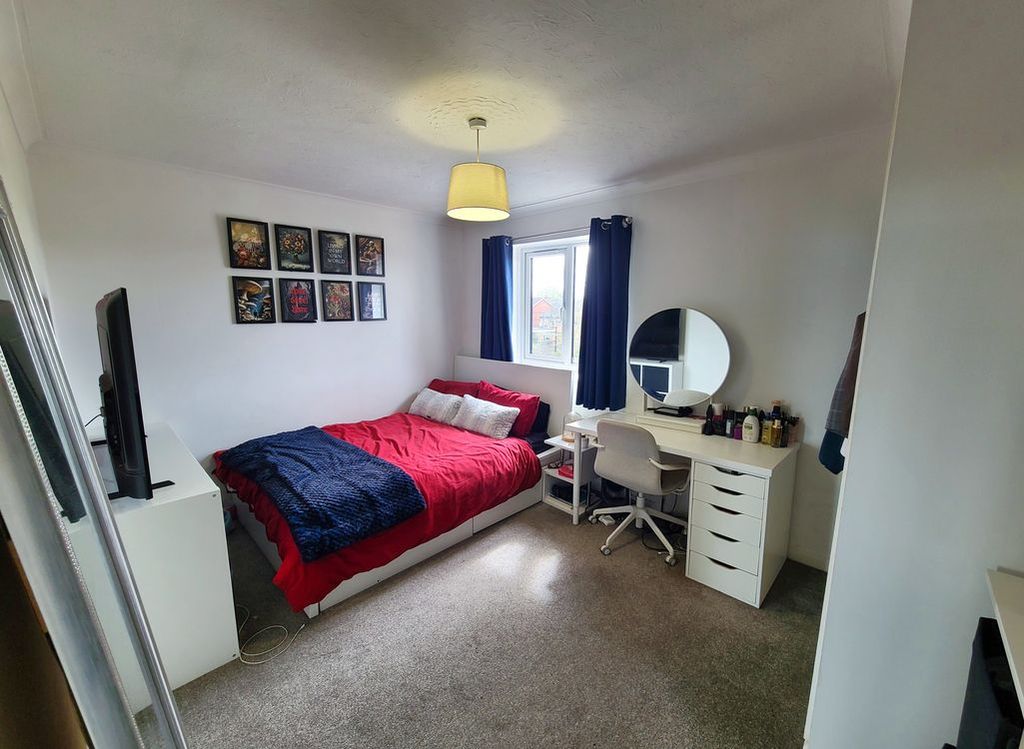Additional image 9 of 1 bed flat for saleTop Floor Flat, Brunel Road, Southampton SO15