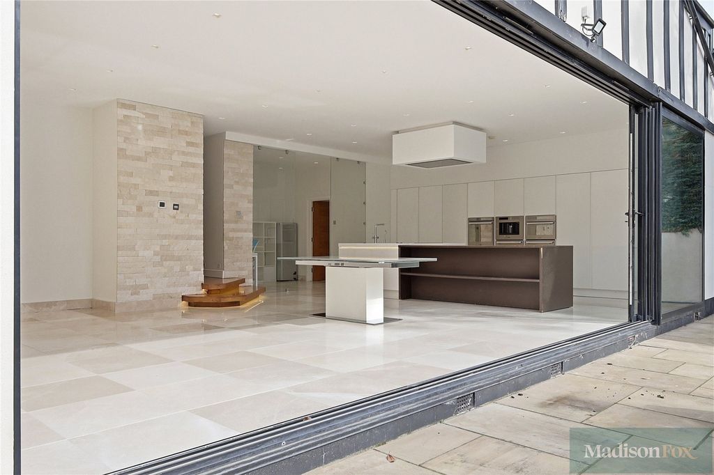 Additional image 10 of 5 bed detached house for saleWoodland Way, Woodford Green IG8