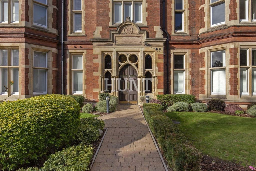 Additional image 14 of 2 bed flat for saleMontague House, Repton Park, Woodford Green, Essex IG8