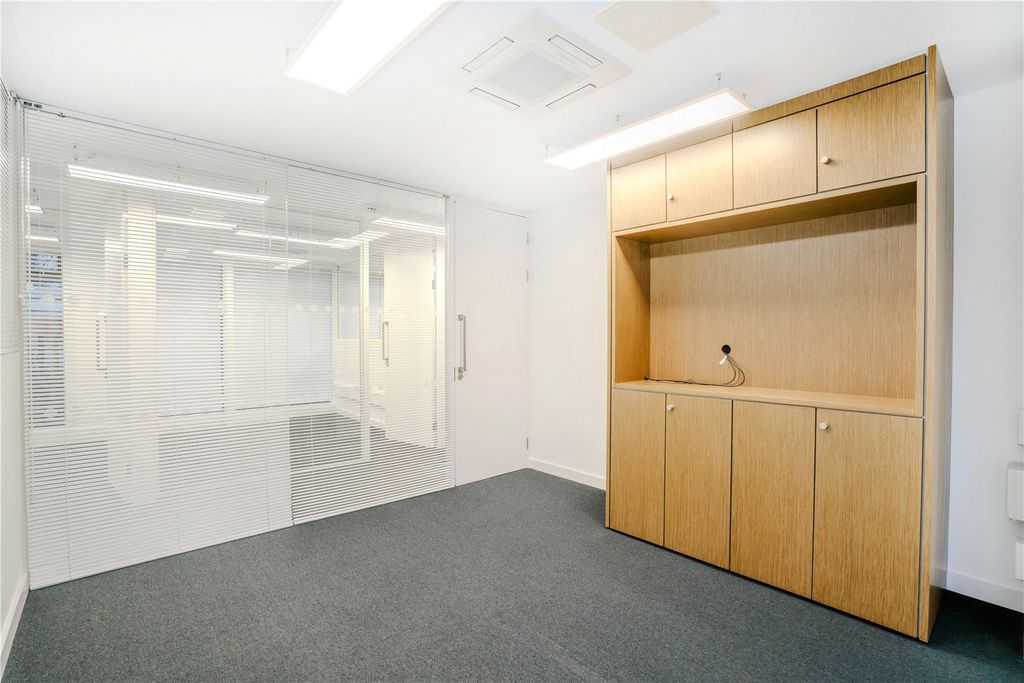 Additional image 8 of 3 bed flat for saleSandycombe Road, Richmond, Surrey TW9