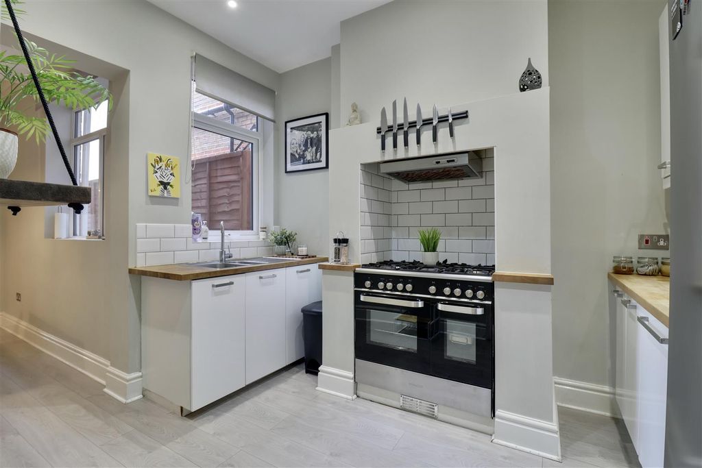 Additional image 5 of 3 bed property for saleHaslemere Road, Southsea PO4