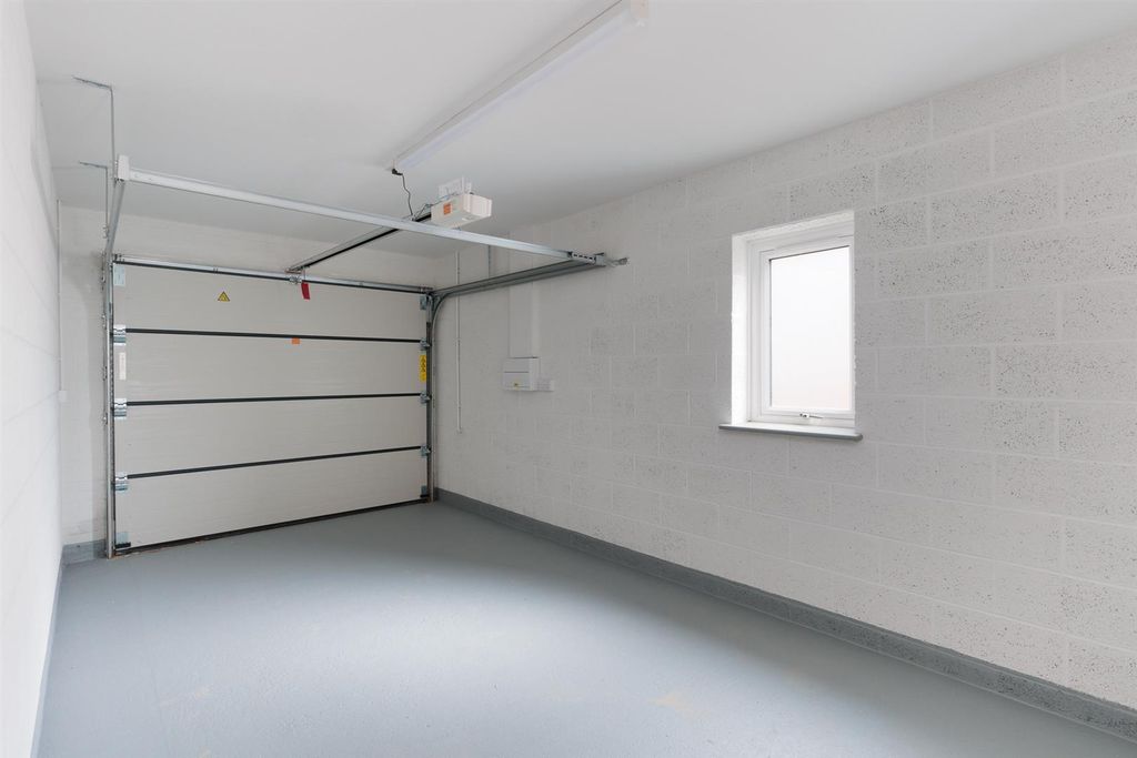 Additional image 14 of 5 bed detached house for saleSidmouth Avenue, Newcastle Under Lyme ST5