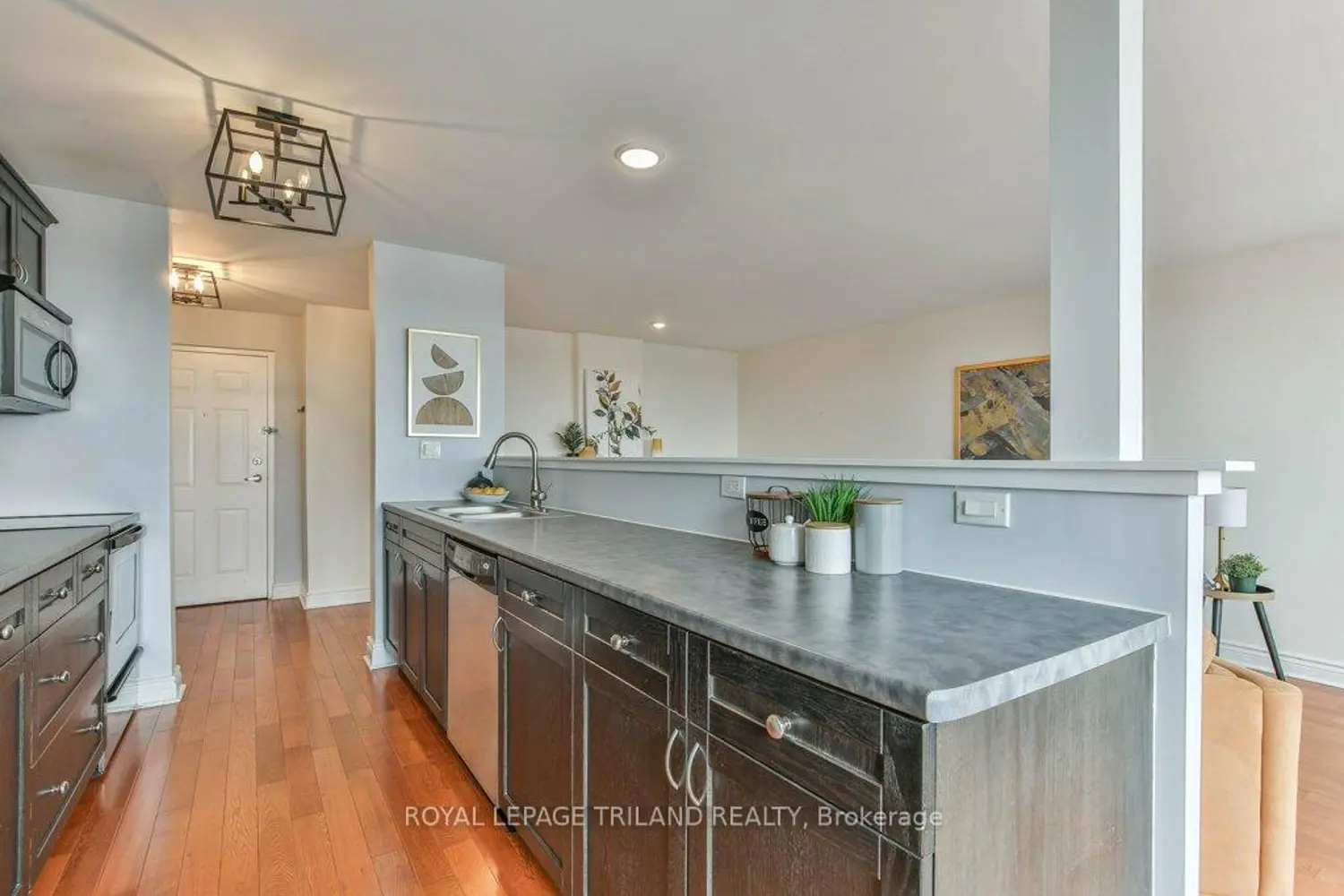 Additional image 10 of 1600 Adelaide Street 1001