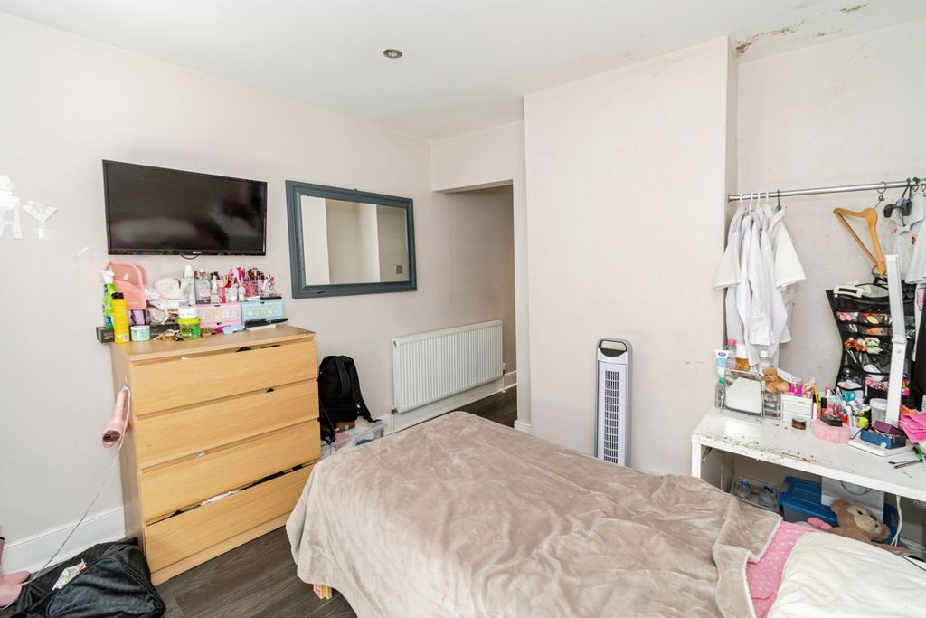 Additional image 9 of 3 bed semi-detached house for saleHill Lane, Southampton, Hampshire SO15