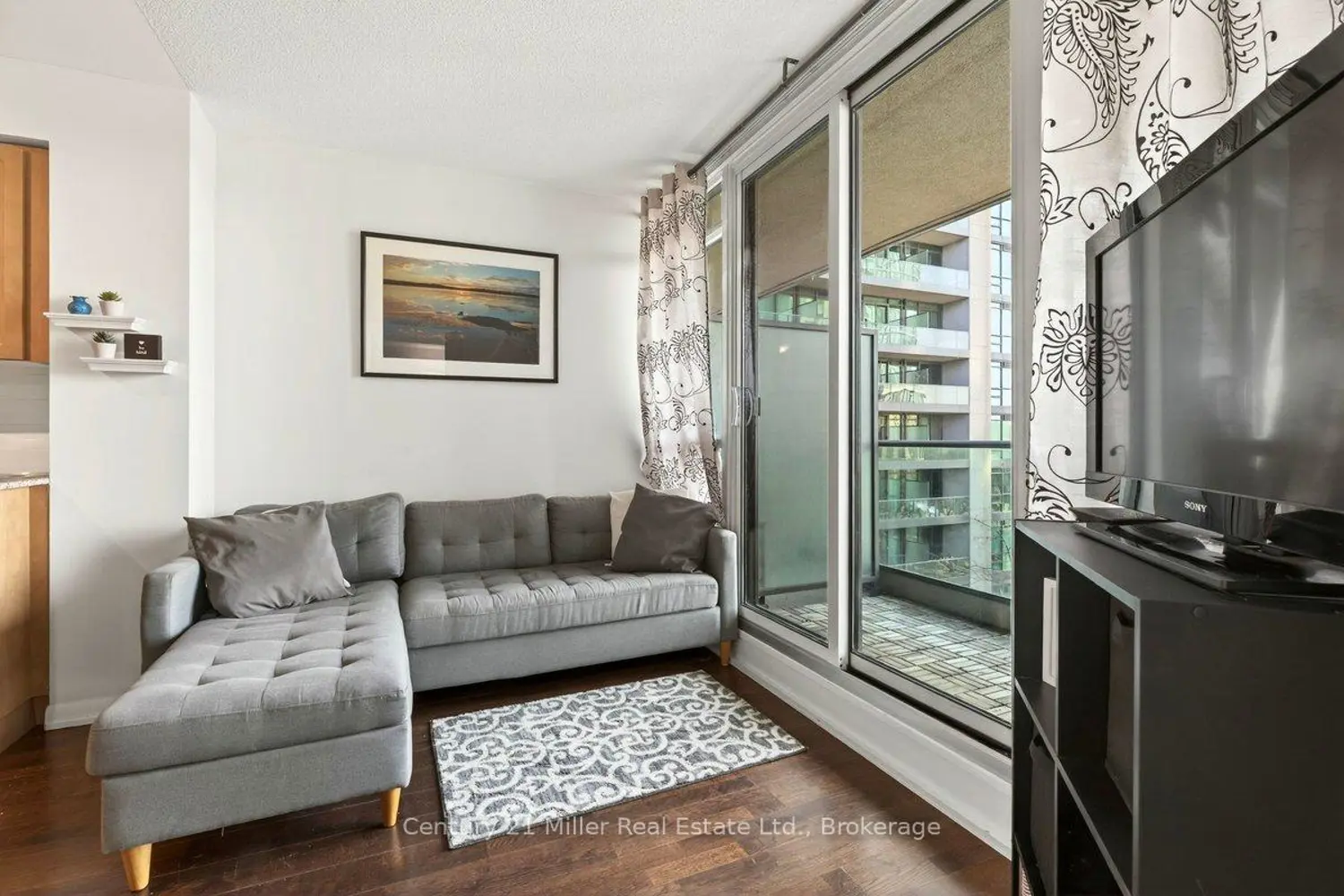 Additional image 14 of 209 Fort York Boulevard 562