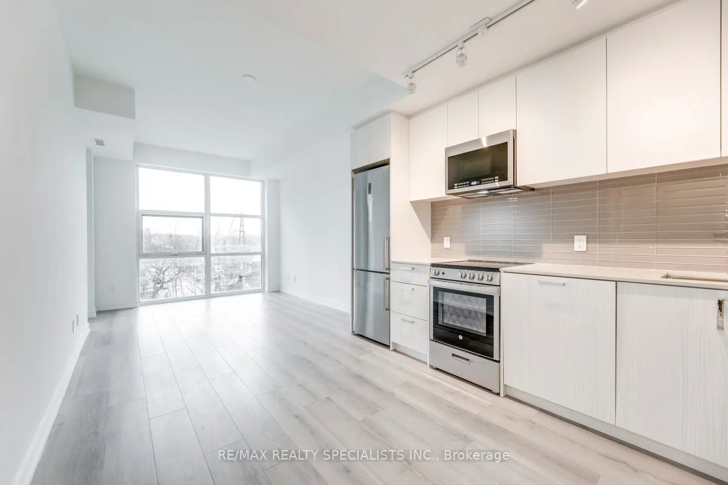Additional image 5 of 1787 St Clair Avenue 419