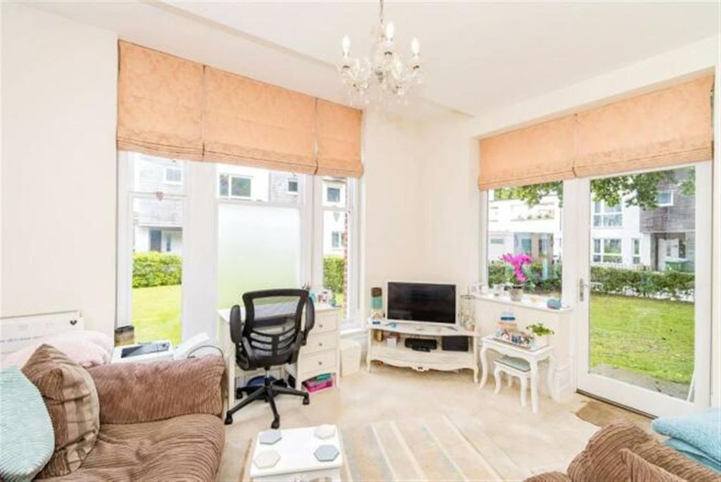 Additional image 3 of 2 bed flat for saleJames Weld Close, Southampton SO15