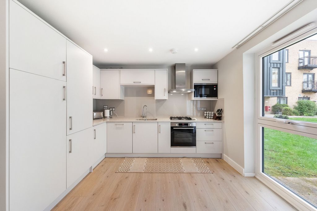 Additional image 3 of 3 bed flat for saleWoodthorpe Road, Ashford TW15