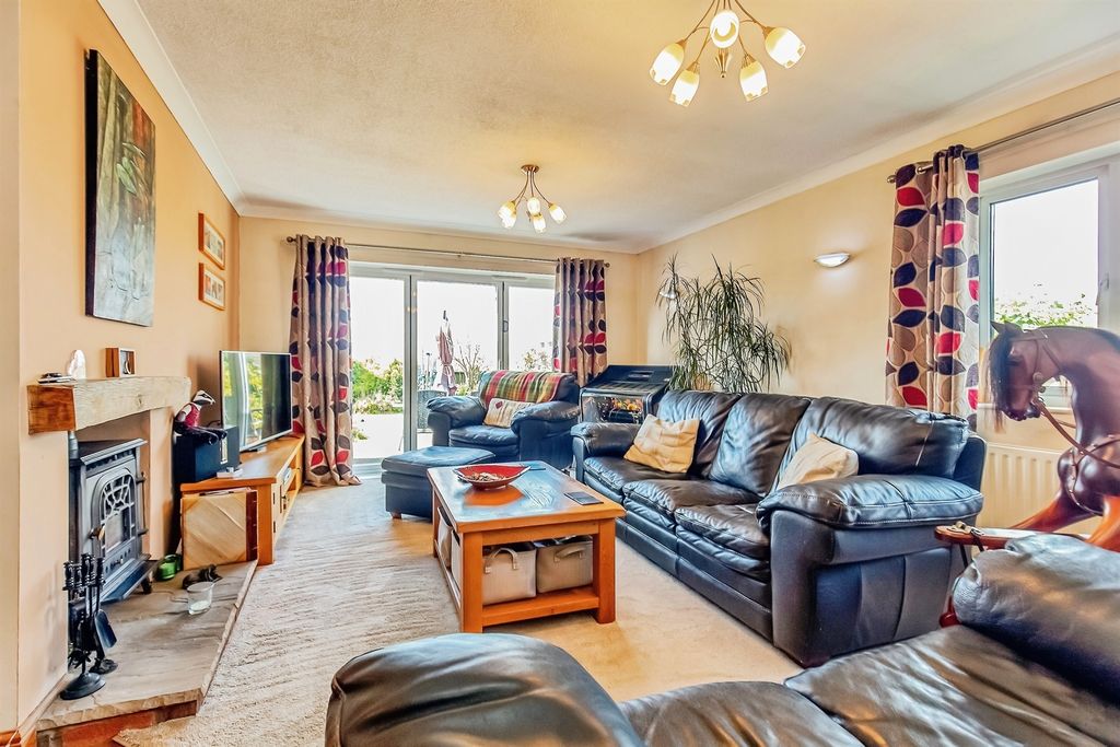 Additional image 4 of 3 bed detached bungalow for saleWelland View Road, Cottingham, Market Harborough LE16