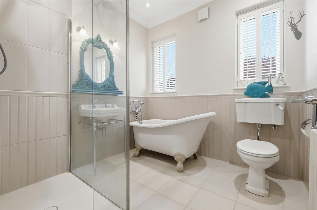 Additional image 25 of 5 bed semi-detached house for saleMonkhams Avenue, Woodford Green IG8