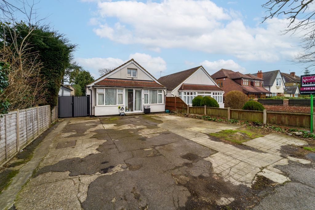 Additional image 3 of 6 bed detached bungalow for saleFeltham Hill Road, Ashford TW15