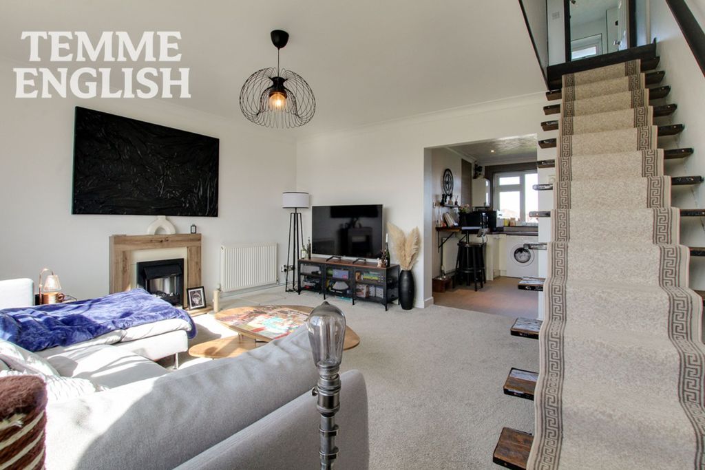 Additional image 6 of 2 bed flat for saleMarket Avenue, Wickford SS12