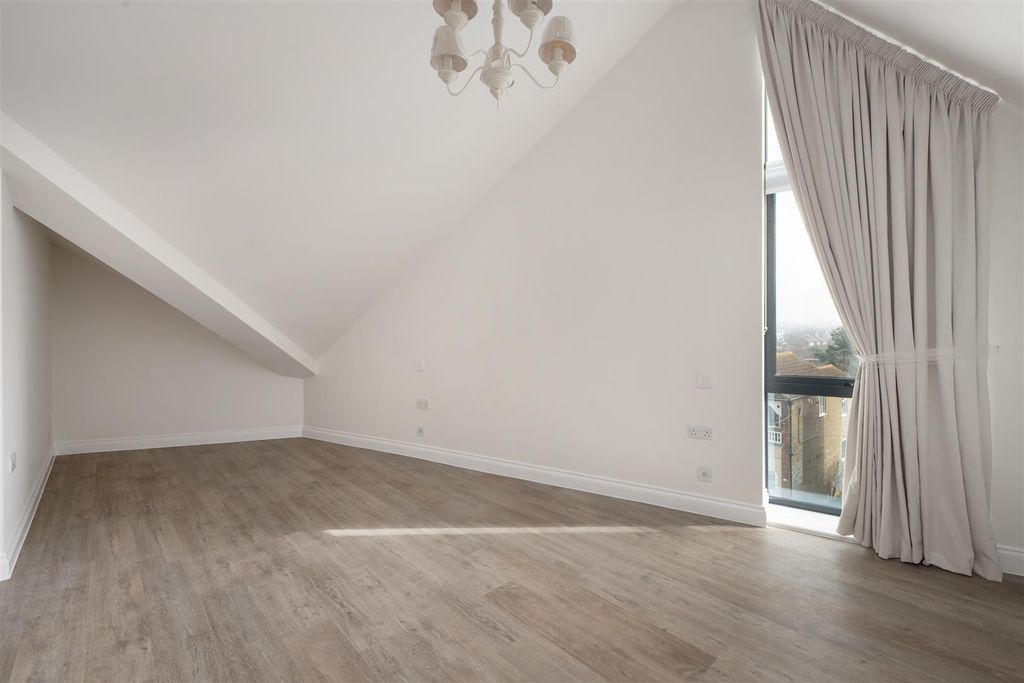 Additional image 18 of 2 bed flat for saleBeach Walk, Whitstable CT5