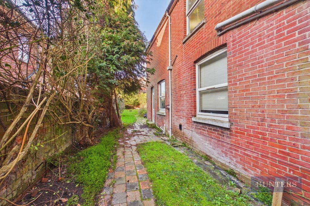 Additional image 15 of 7 bed property for saleHoward Road, Southampton SO15