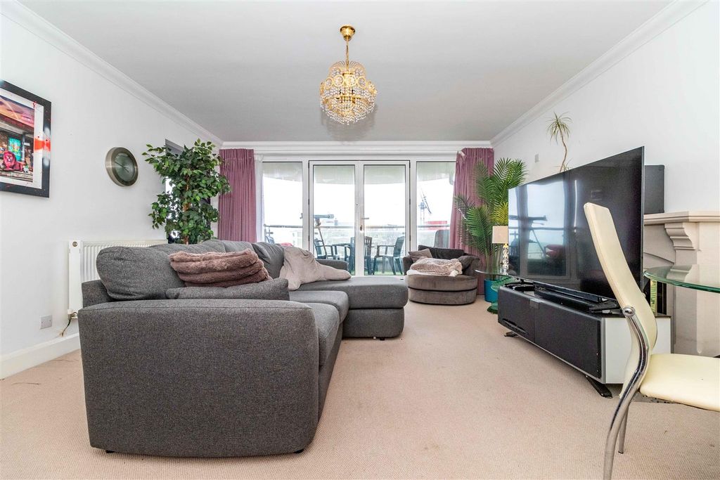 Additional image 3 of 2 bed flat for saleSteyne Gardens, Worthing BN11