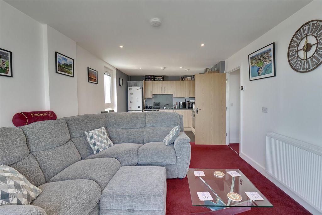 Additional image 14 of 2 bed flat for saleFratton Way, Southsea PO4