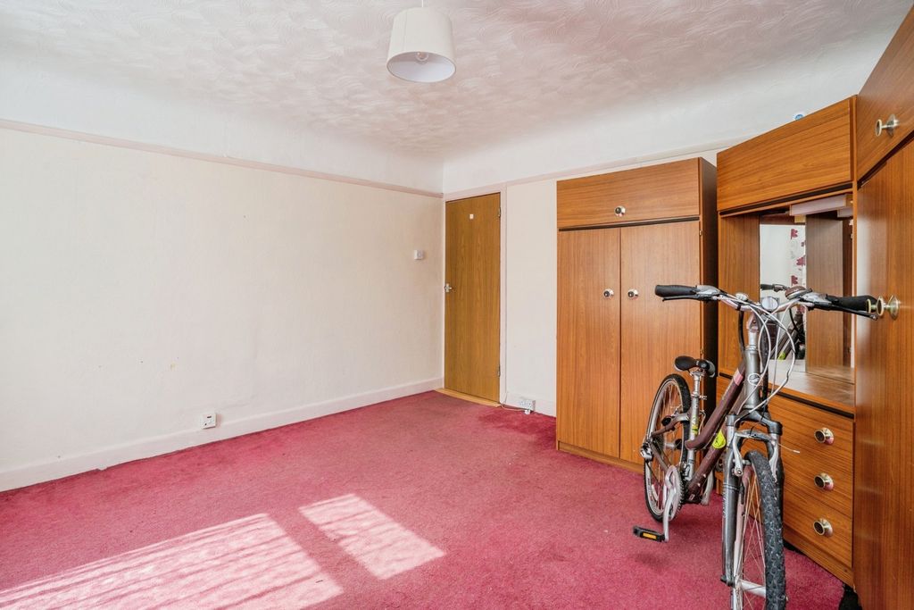 Additional image 10 of 1 bed flat for saleLondon Road, Portsmouth, Hampshire PO2