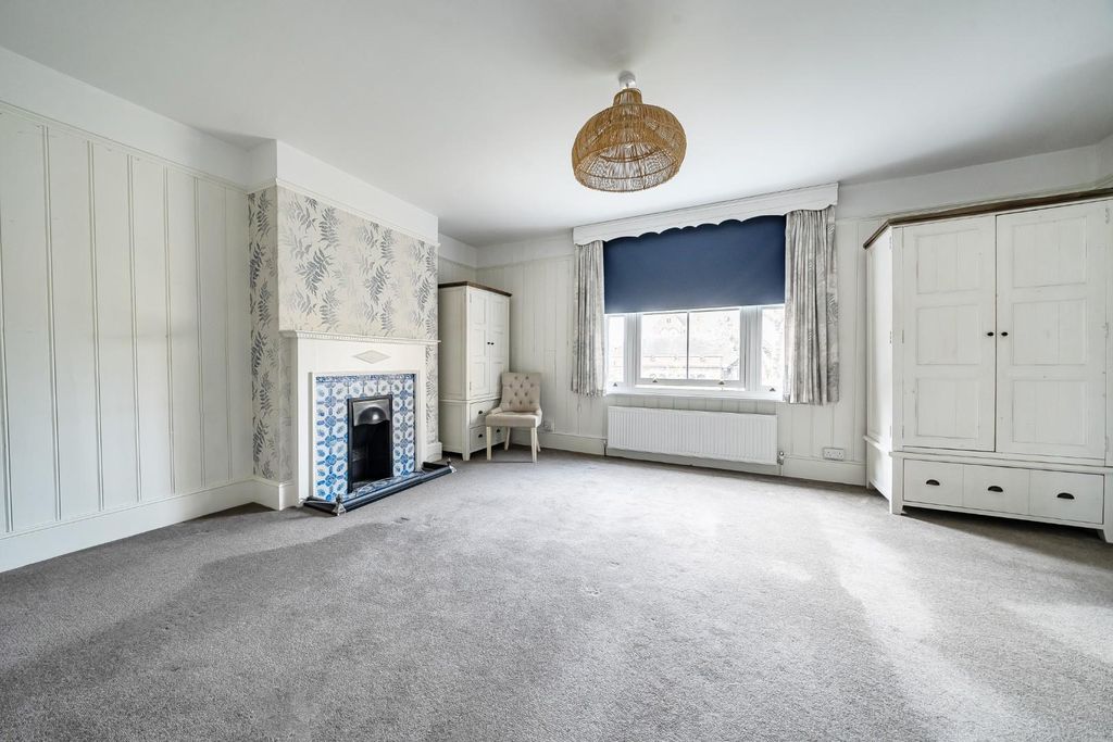 Additional image 9 of 2 bed maisonette for saleDorset Road, Windsor SL4