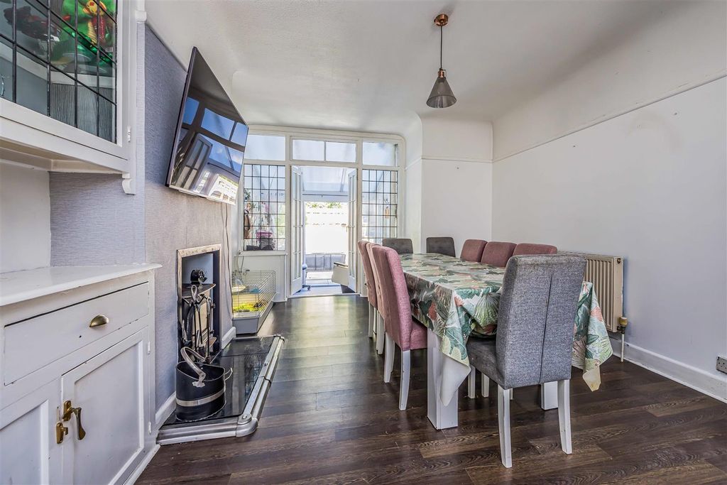 Additional image 7 of 3 bed property for saleHayling Avenue, Portsmouth PO3
