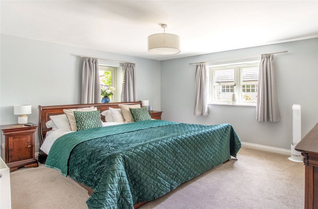 Additional image 13 of 6 bed detached house for saleMain Road, Curbridge, Witney, Oxfordshire OX29