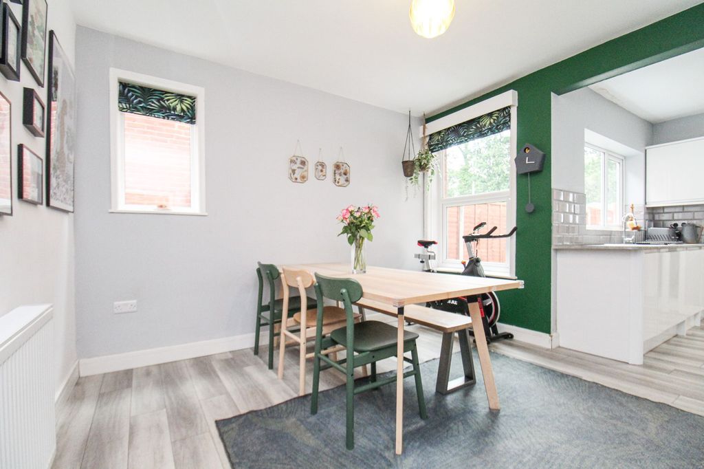 3 bed semi-detached house for salePorchester Road, Woolston SO19