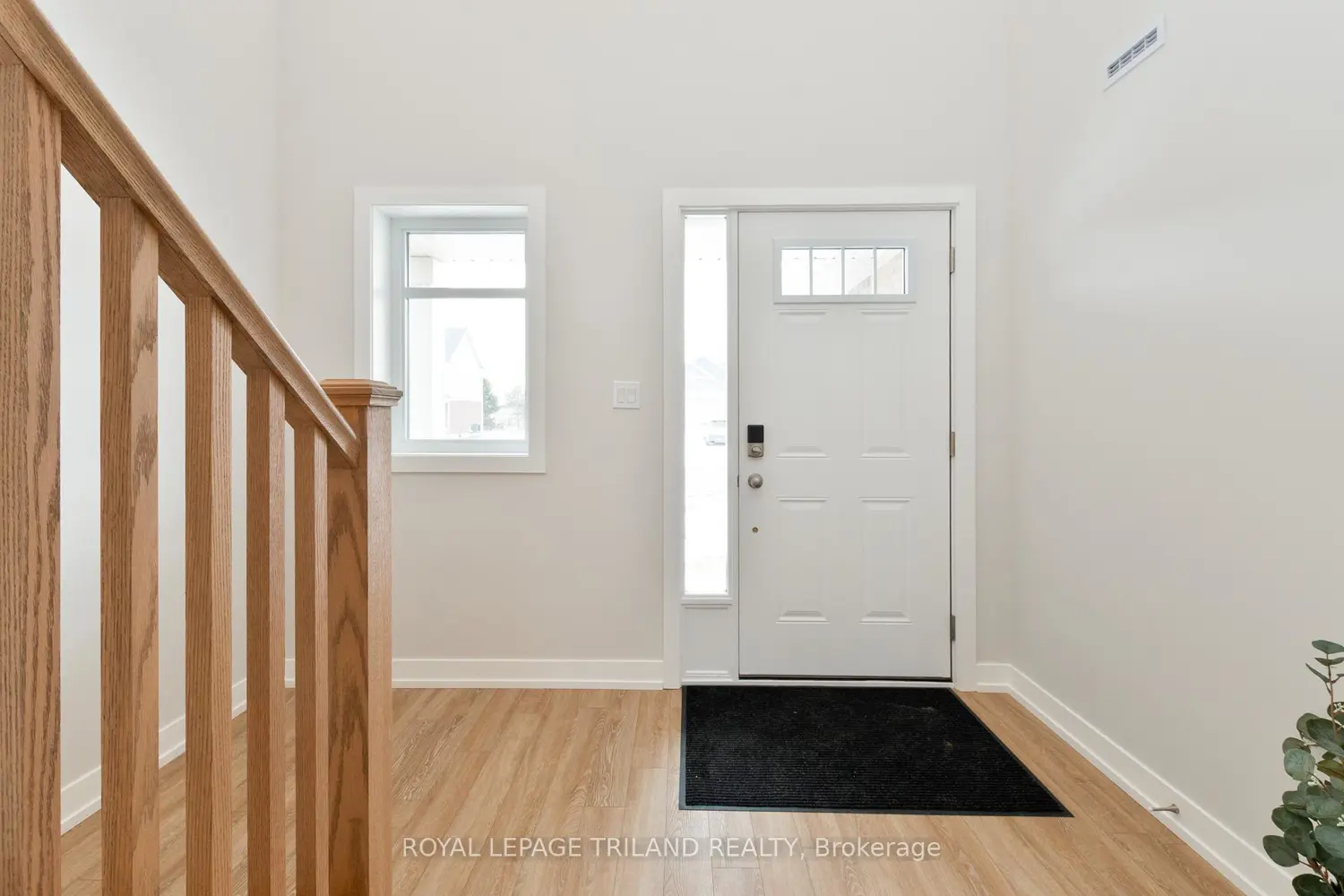 112 Styles Drive photo 2