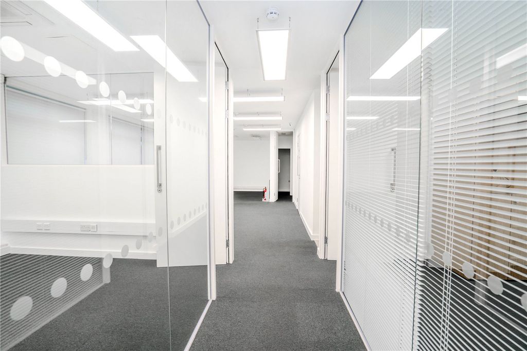 Additional image 5 of 3 bed flat for saleSandycombe Road, Richmond, Surrey TW9