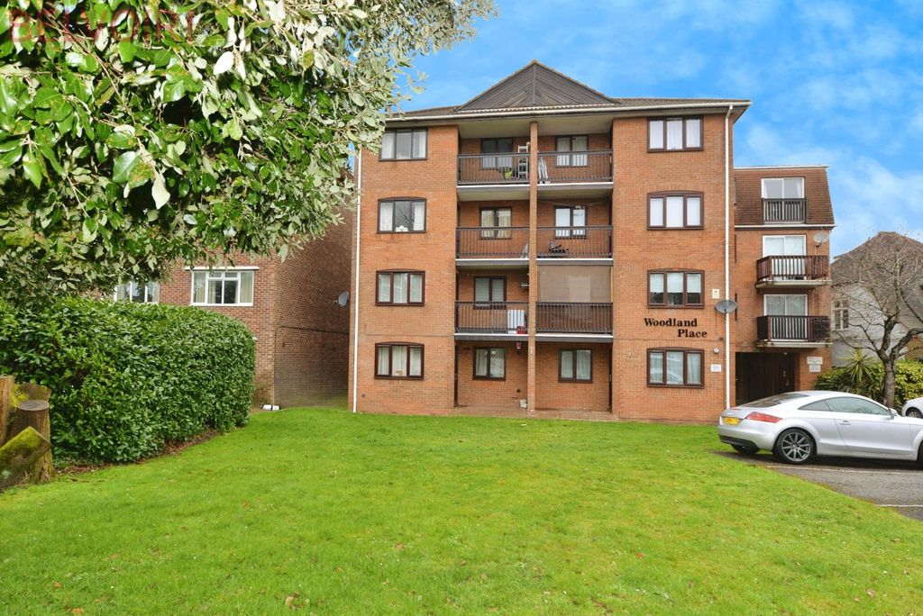 Additional image 11 of 2 bed flat for saleNorthlands Road, Southampton SO15