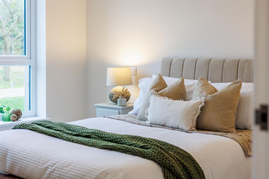 Additional image 20 of 5 bed property for saleGatcombe, Isle Of Wight PO30