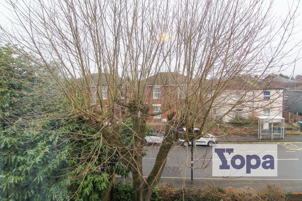 Additional image 13 of 2 bed flat for saleWaterloo Road, Southampton SO15