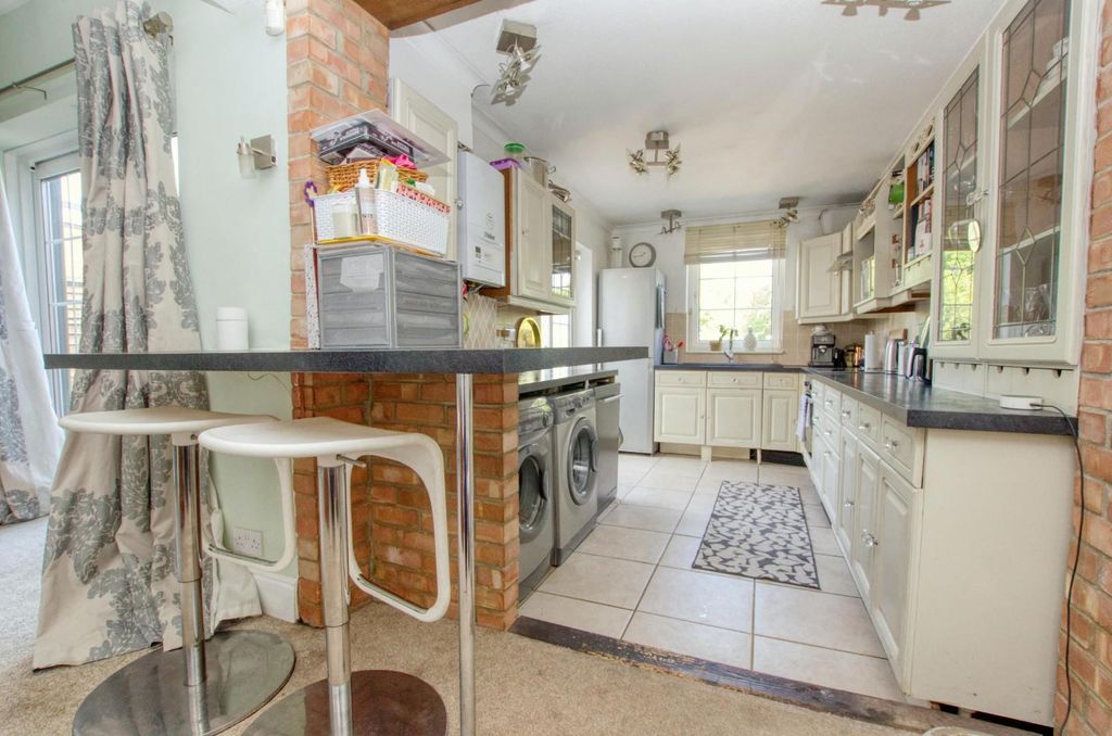 Additional image 4 of 3 bed semi-detached house for saleCornwall Road, Southampton SO18