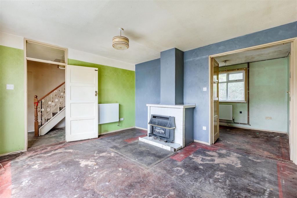 Additional image 2 of 3 bed property for saleDeerhurst Crescent, Portsmouth PO6