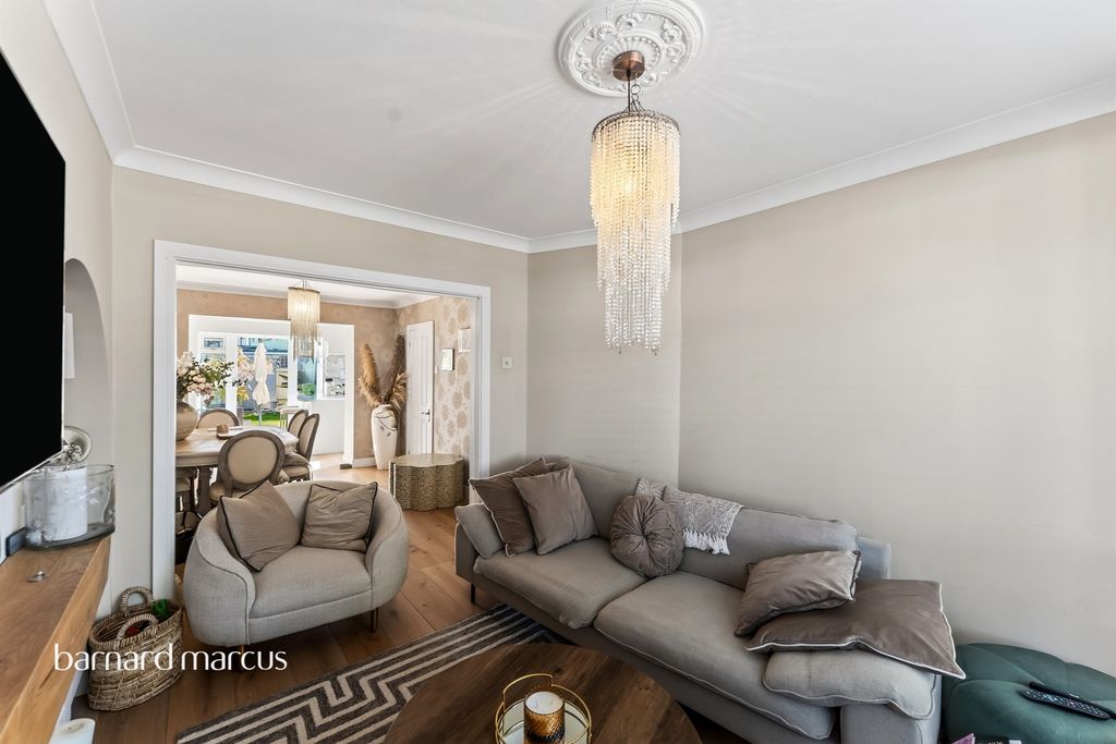 Additional image 6 of 4 bed terraced house for saleKingshill Avenue, Worcester Park KT4